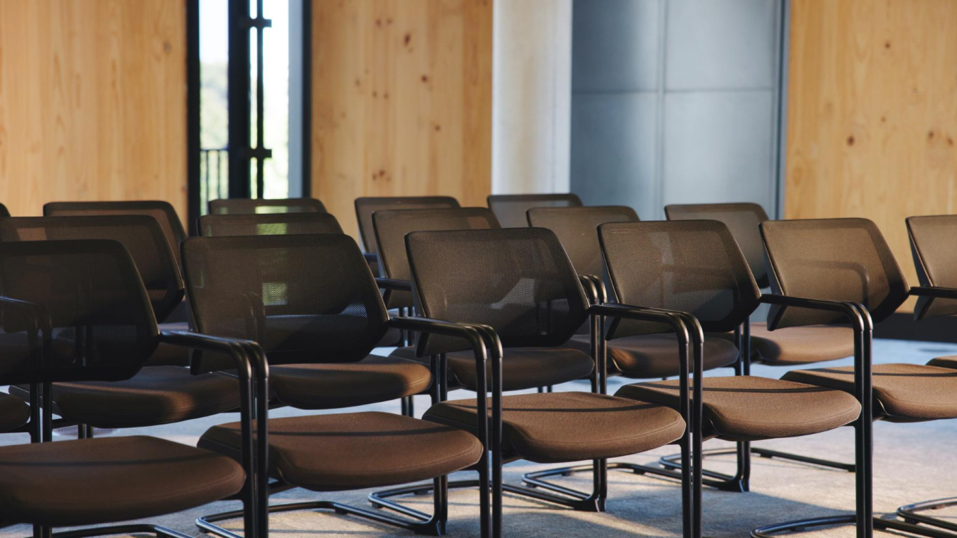 Mobilier événementiel professionnel : optimiser son espace d’exposition